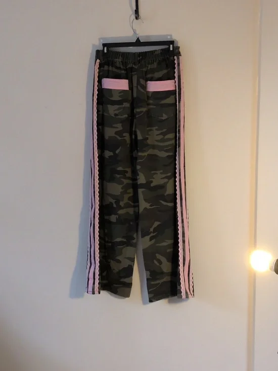 Oddi Los Angeles Washer Camo Wide Leg Pants with Pink Lace Trim S - Picture 7 of 16